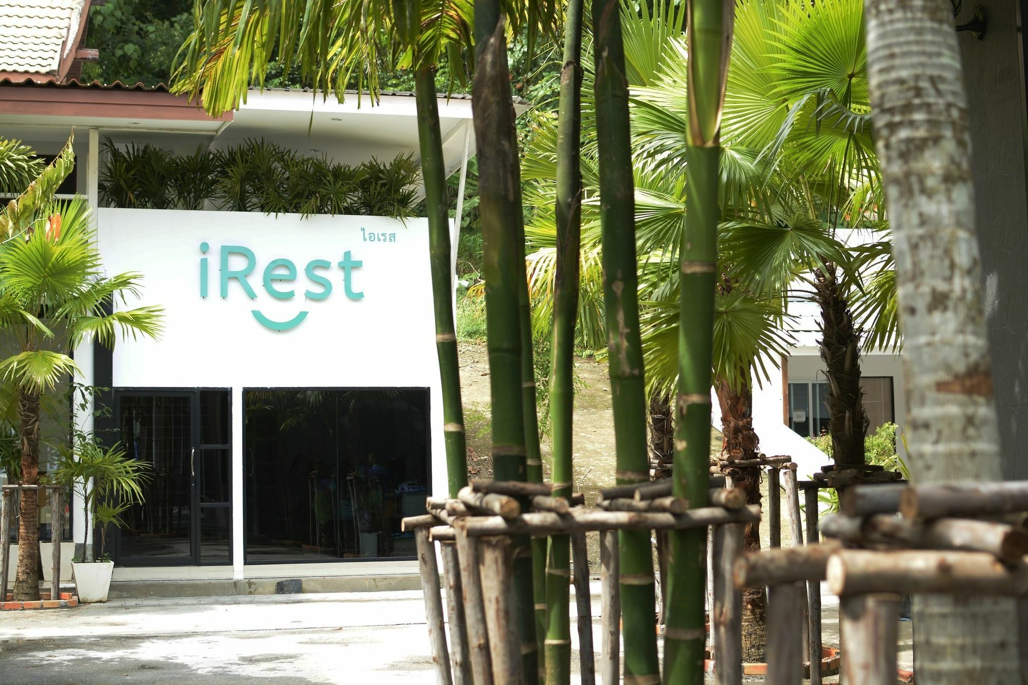 Albergue Irest Ao Nang Seafront Exterior foto