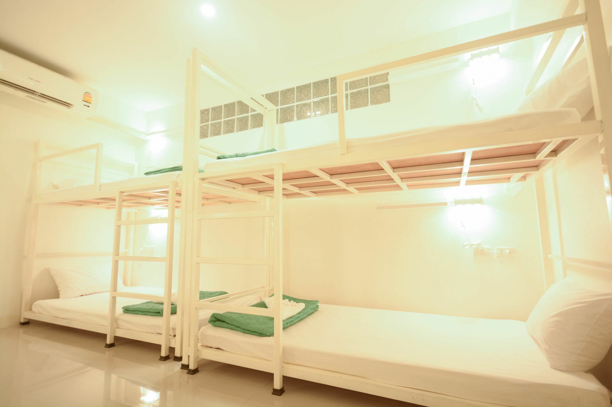 Albergue Irest Ao Nang Seafront Exterior foto