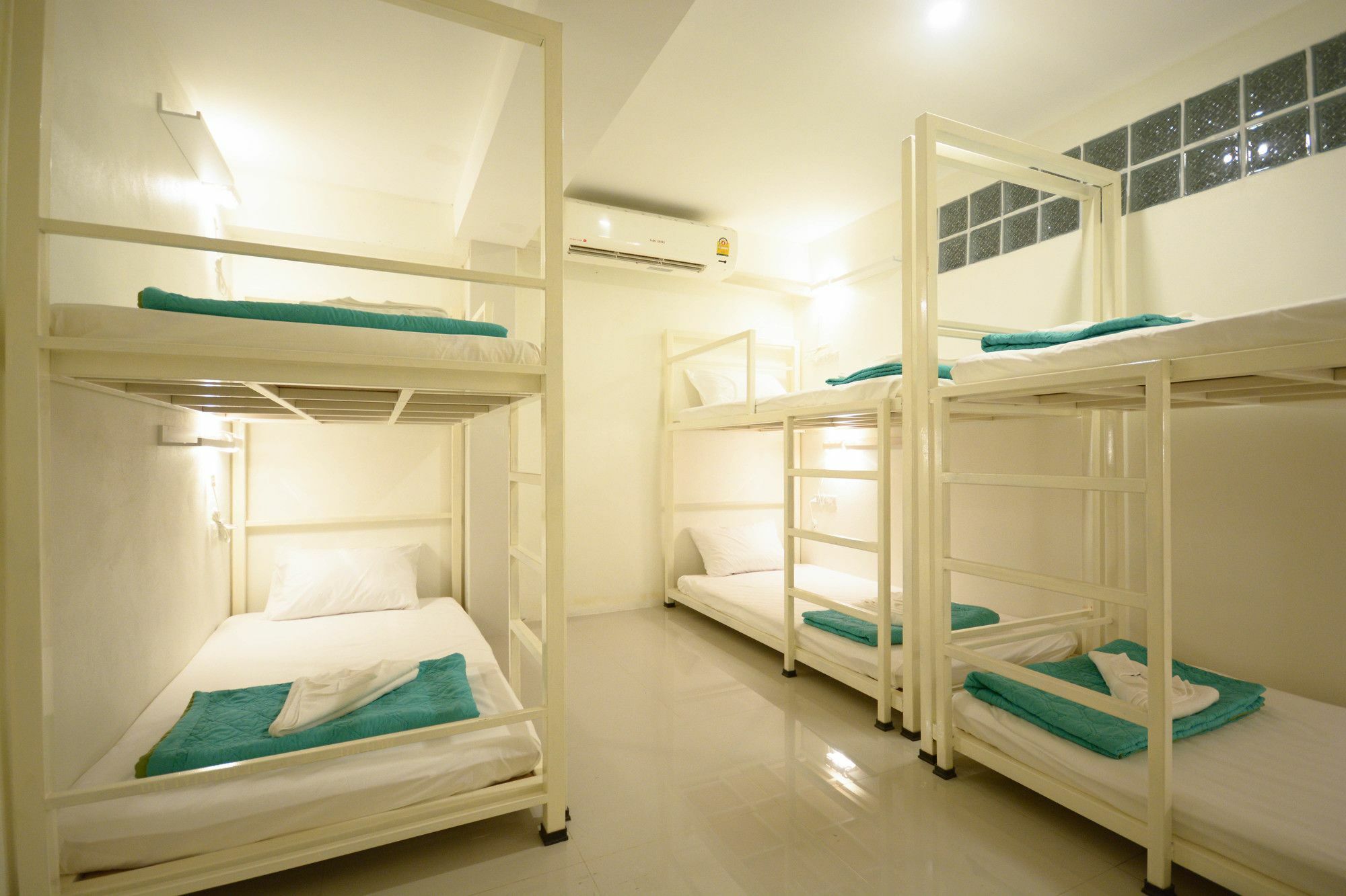 Albergue Irest Ao Nang Seafront Exterior foto